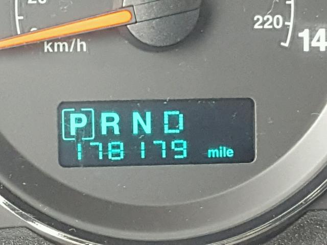 1J8HG48K16C293175 - 2006 JEEP COMMANDER SILVER photo 8