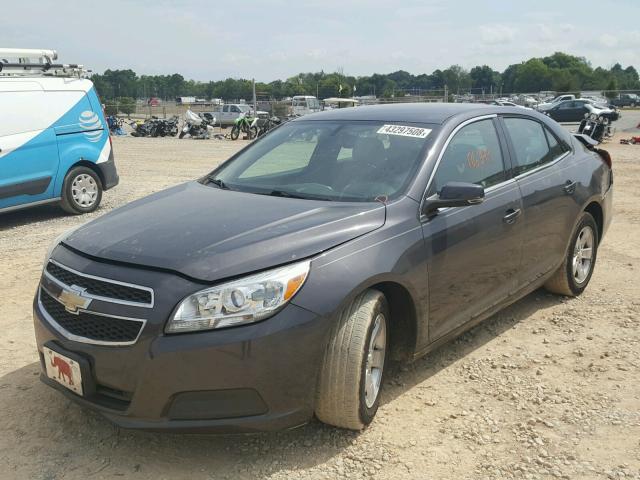 1G11C5SA7DF182483 - 2013 CHEVROLET MALIBU 1LT ნაცრისფერი ფოტო 2