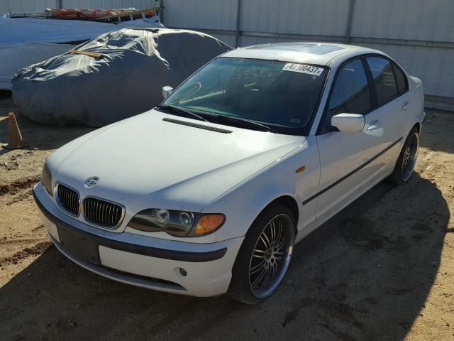 WBAEV33452KL69268 - 2002 BMW 325 WHITE photo 2