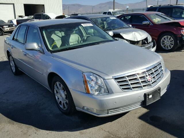 1G6KD57Y28U159177 - 2008 CADILLAC DTS CREAM photo 1