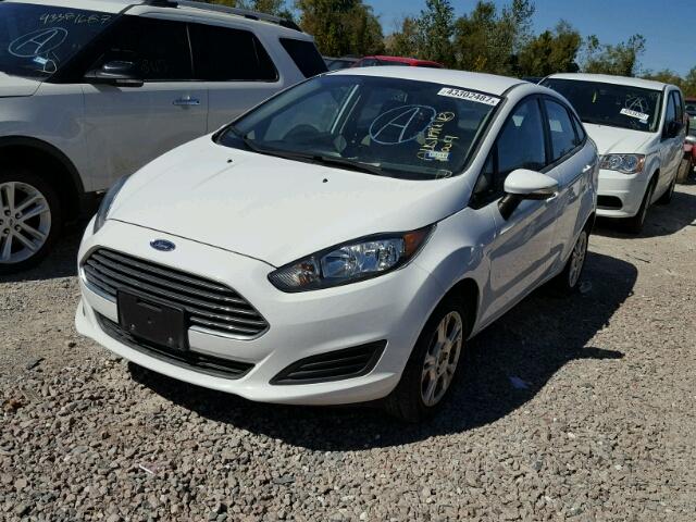 3FADP4BJXEM186554 - 2014 FORD FIESTA SE WHITE photo 2