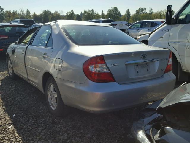 4T1BF30K22U002219 - 2002 TOYOTA CAMRY LE SILVER photo 3