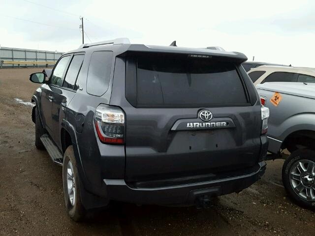 JTEBU5JR2F5251634 - 2015 TOYOTA 4RUNNER GRAY photo 3