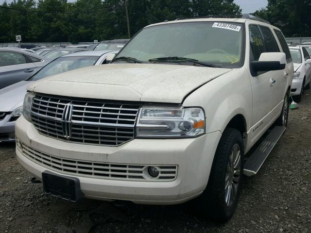 5LMFU28538LJ08934 - 2008 LINCOLN NAVIGATOR Weiß Foto 2