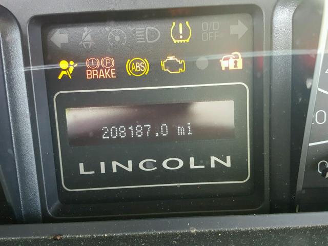 5LMFU28538LJ08934 - 2008 LINCOLN NAVIGATOR Weiß Foto 8