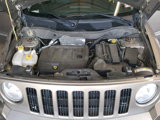 1J8FF48W78D565982 - 2008 JEEP PATRIOT LI GOLD photo 7