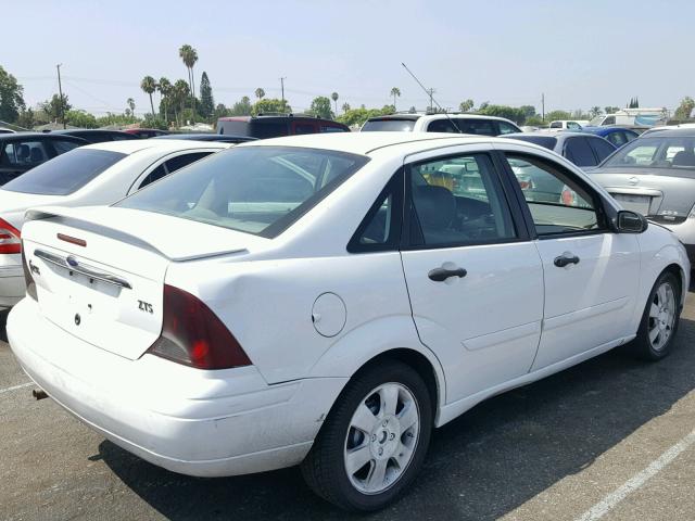 1FAFP38362W111888 - 2002 FORD FOCUS ZTS WHITE photo 4