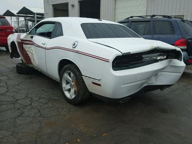 2C3CDYAGXDH653288 - 2013 DODGE CHALLENGER WHITE photo 3