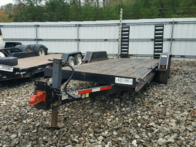 5FTEE1826B1036328 - 2011 FEATHERLITE MFG INC UTILITY BLACK photo 2