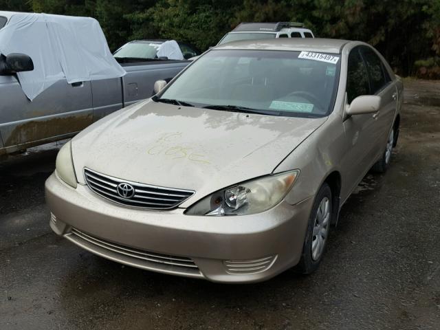 4T1BE32K65U051721 - 2005 TOYOTA CAMRY LE BEIGE photo 2