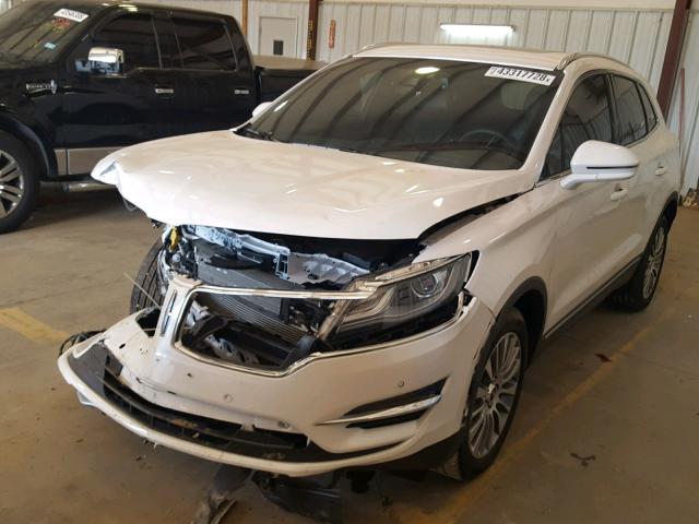 5LMCJ3D99JUL29528 - 2018 LINCOLN MKC RESERV WHITE photo 2