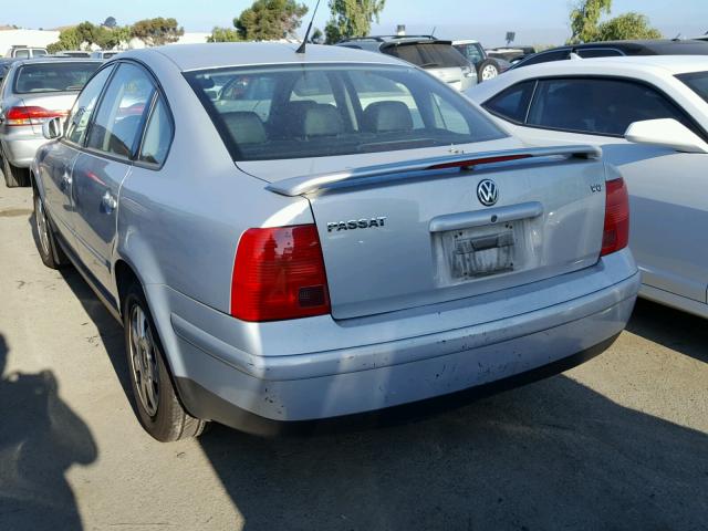 WVWPD63B0XE508517 - 1999 VOLKSWAGEN PASSAT GLX SILVER photo 3