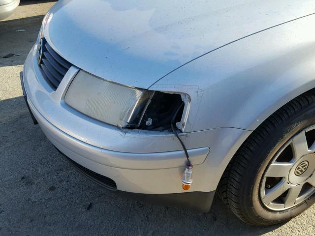 WVWPD63B0XE508517 - 1999 VOLKSWAGEN PASSAT GLX SILVER photo 9