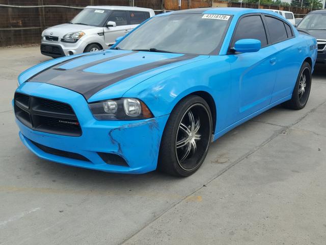 2C3CDXAT9CH267628 - 2012 DODGE CHARGER PO BLUE photo 2
