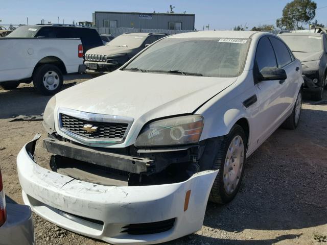 6G1MK5E23BL532603 - 2011 CHEVROLET CAPRICE PO WHITE photo 2