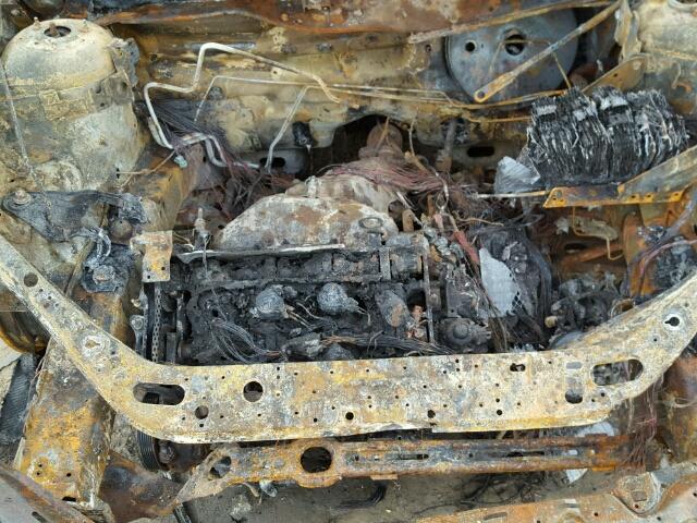 1FAHP36N76W233162 - 2006 FORD FOCUS BURN photo 7