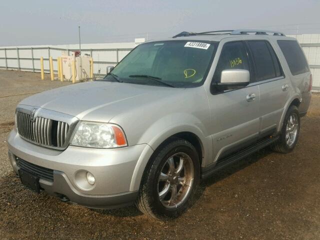 5LMFU27R93LJ34208 - 2003 LINCOLN NAVIGATOR Күміс фото 2