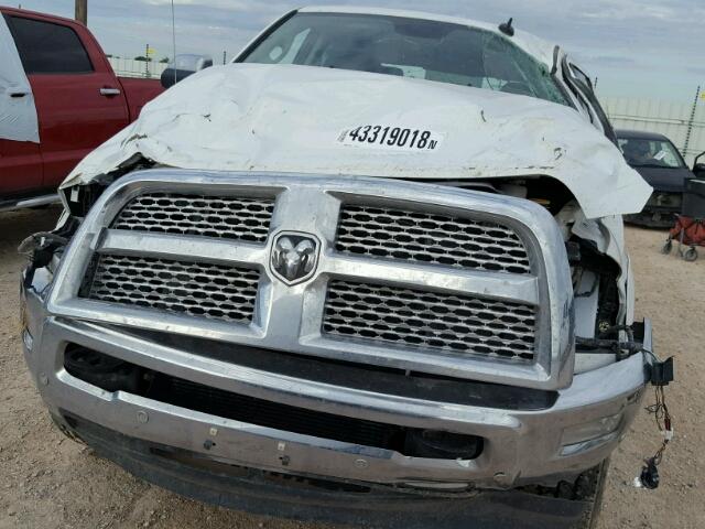 3C6UR5FL7JG150097 - 2018 RAM 2500 LARAM WHITE photo 9