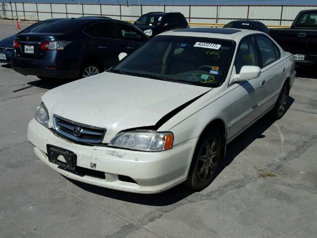 19UUA5668YA041667 - 2000 ACURA 3.2TL WHITE photo 2