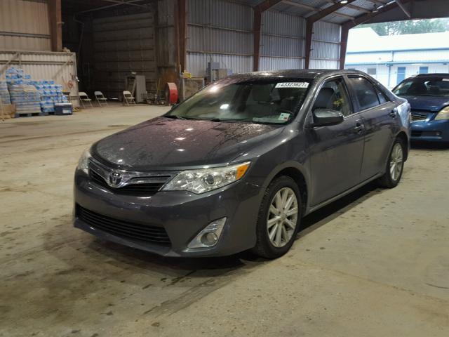 4T1BK1FK0CU015155 - 2012 TOYOTA CAMRY SE GRAY photo 2