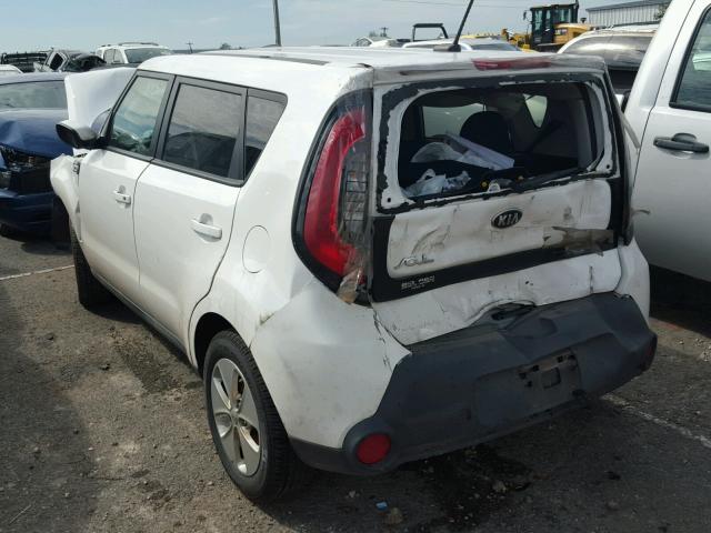 KNDJN2A2XF7158573 - 2015 KIA SOUL WHITE photo 3