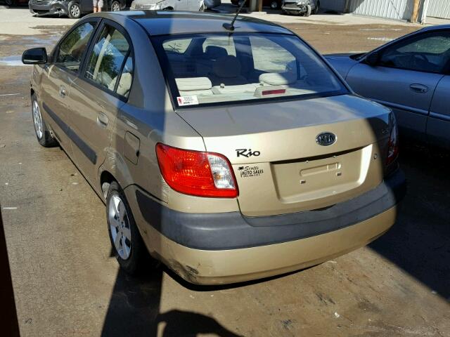 KNADE223396524157 - 2009 KIA RIO GOLD photo 3