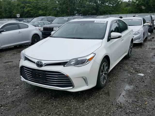 4T1BK1EB7JU273042 - 2018 TOYOTA AVALON XLE WHITE photo 2