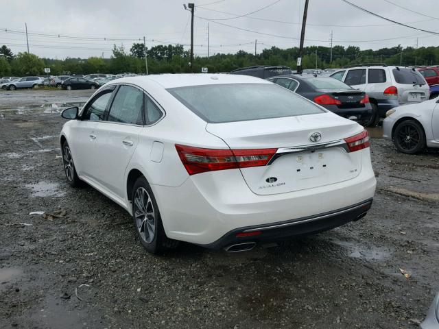 4T1BK1EB7JU273042 - 2018 TOYOTA AVALON XLE WHITE photo 3
