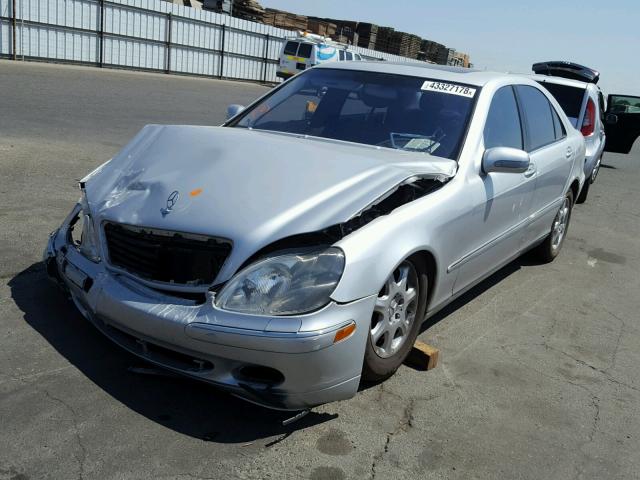WDBNG75JX2A256945 - 2002 MERCEDES-BENZ S 500 SILVER photo 2