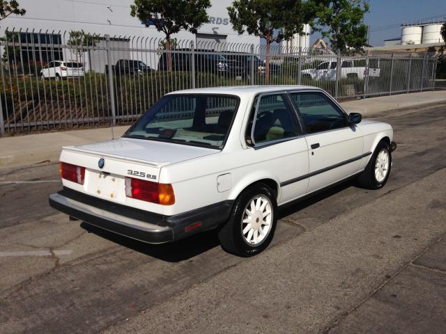 WBAAB5402G9673185 - 1986 BMW 325 E WHITE photo 4