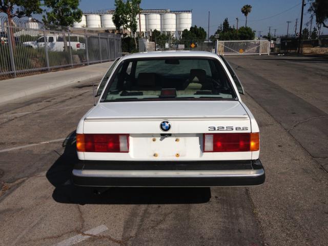 WBAAB5402G9673185 - 1986 BMW 325 E WHITE photo 5