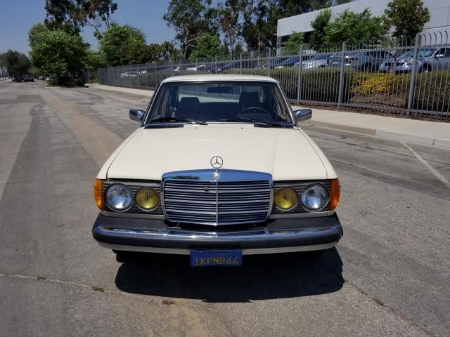 WDBAB33A3EA153105 - 1984 MERCEDES-BENZ 300 DT WHITE photo 2