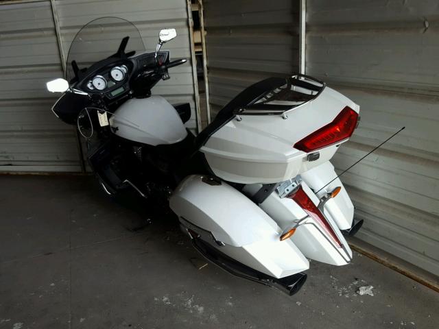 5VPTW36N8G3047321 - 2016 VICTORY MOTORCYCLES CROSS COUN WHITE photo 3