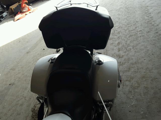 5VPTW36N8G3047321 - 2016 VICTORY MOTORCYCLES CROSS COUN WHITE photo 6