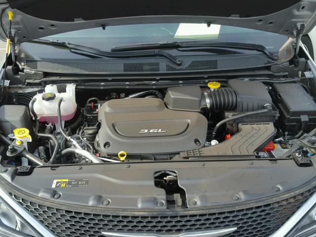 2C4RC1BG3JR163327 - 2018 CHRYSLER PACIFICA T Մոխրագույն լուսանկար 7