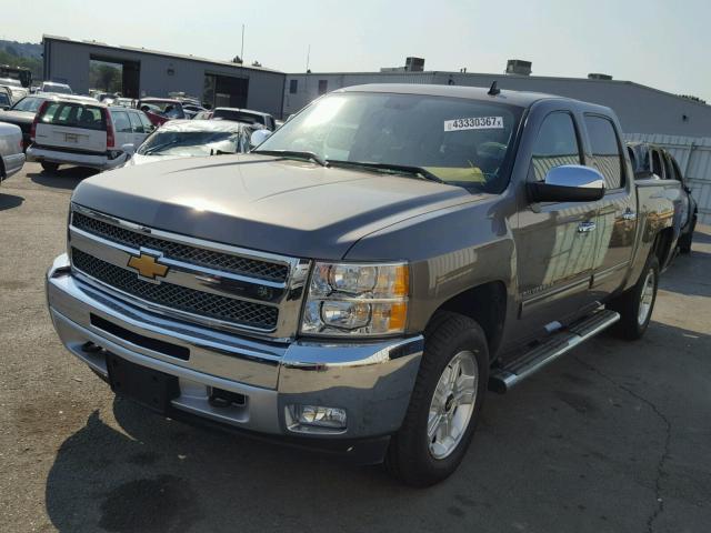 3GCPKSE78DG307167 - 2013 CHEVROLET SILVERADO BROWN photo 2