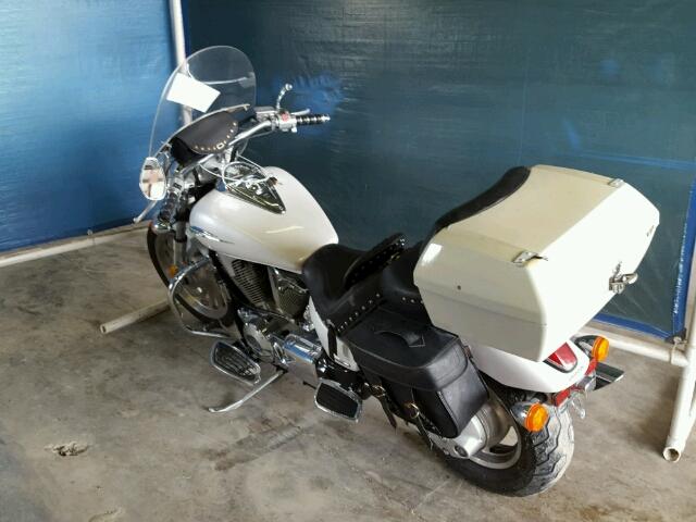 1HFSC550X7A303609 - 2007 HONDA VTX1300 C WHITE photo 3