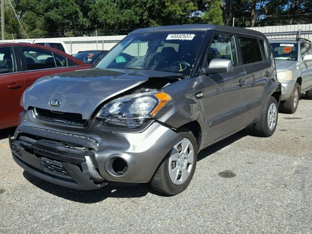 KNDJT2A58D7630864 - 2013 KIA SOUL SILVER photo 2