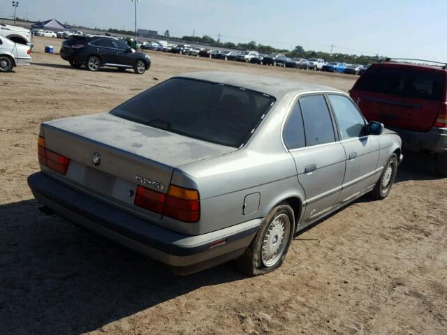 WBAHC230XKBE22611 - 1989 BMW 525 SILVER photo 4