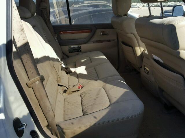 JTJHT00W133534185 - 2003 LEXUS LX 470 WHITE photo 6