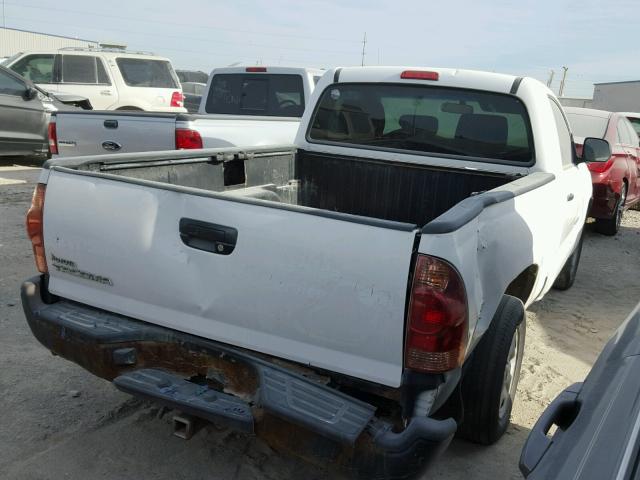 5TENX22N98Z582696 - 2008 TOYOTA TACOMA WHITE photo 4