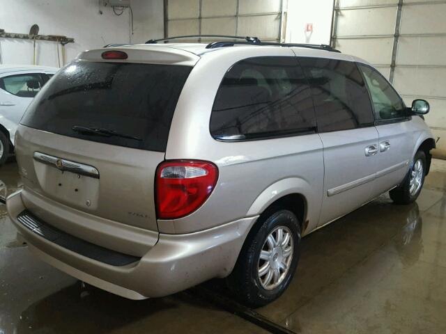 2A4GP54L17R268741 - 2007 CHRYSLER TOWN & COU GOLD photo 4