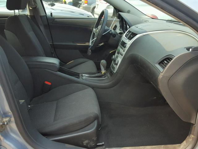 1G1ZH57B494263370 - 2009 CHEVROLET MALIBU 1LT GRAY photo 5