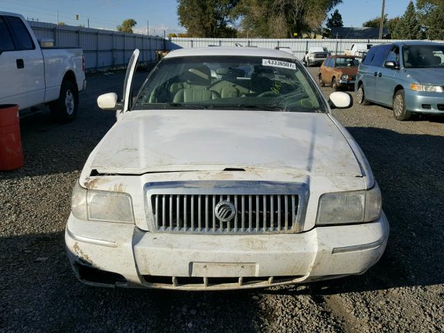 2MEFM75V28X623367 - 2008 MERCURY GRAND MARQ WHITE photo 9