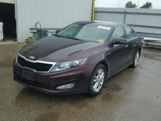 5XXGM4A76DG213738 - 2013 KIA OPTIMA BURGUNDY photo 2