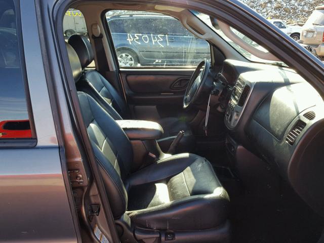 1FMCU94134KB36556 - 2004 FORD ESCAPE CHARCOAL photo 5