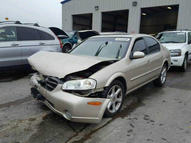 JN1CA31A21T112725 - 2001 NISSAN MAXIMA GXE GOLD photo 2