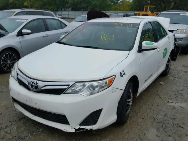 4T4BF1FK7CR201947 - 2012 TOYOTA CAMRY BASE WHITE photo 2