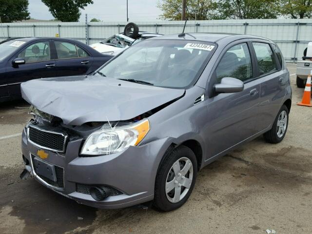 KL1TD6DE4BB197263 - 2011 CHEVROLET AVEO LS SILVER photo 2