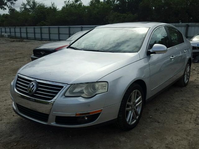 WVWEK73C08E210093 - 2008 VOLKSWAGEN PASSAT LUX SILVER photo 2